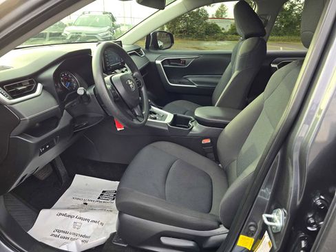 Used 2022 Toyota RAV4 LE image 21