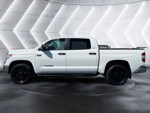 Used 2017 Toyota Tundra SR5 w/ SR5 Upgrade Package AWD/4WD image 2
