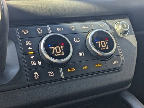 Used 2023 Land Rover Defender 110 V8 image 21