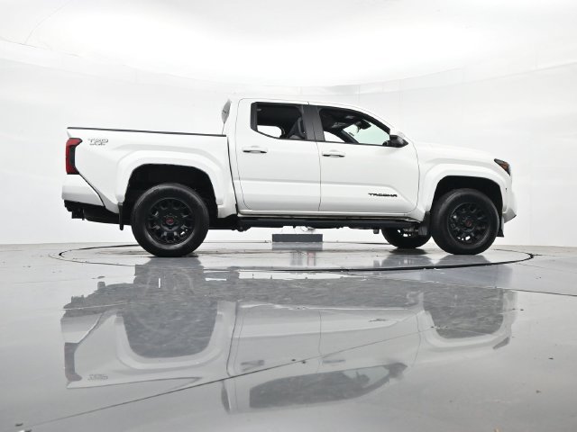 Used 2025 Toyota Tacoma TRD Sport AWD/4WD image 30