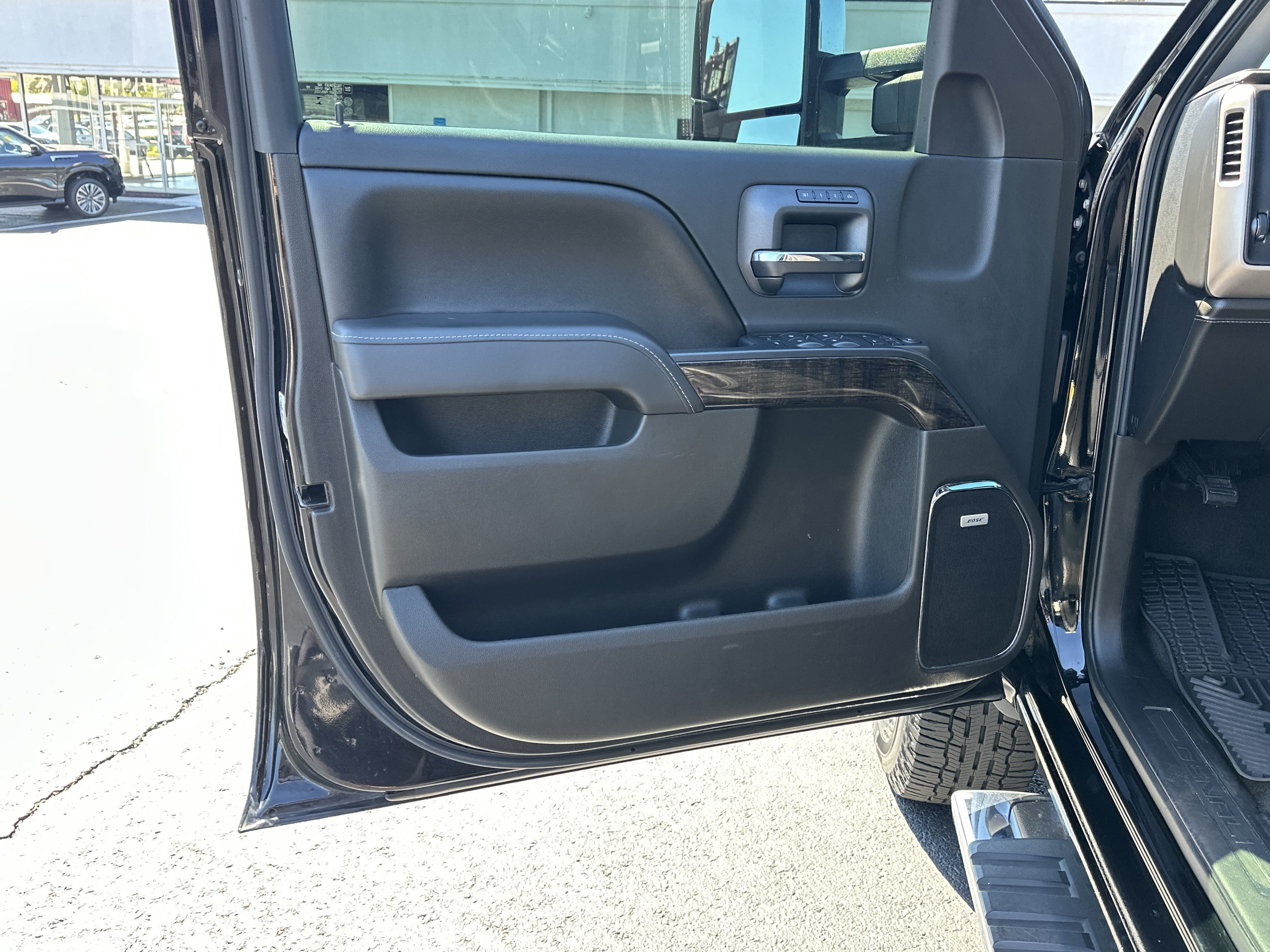 Used 2016 GMC Sierra 2500 Denali w/ Duramax Plus Package AWD/4WD image 10