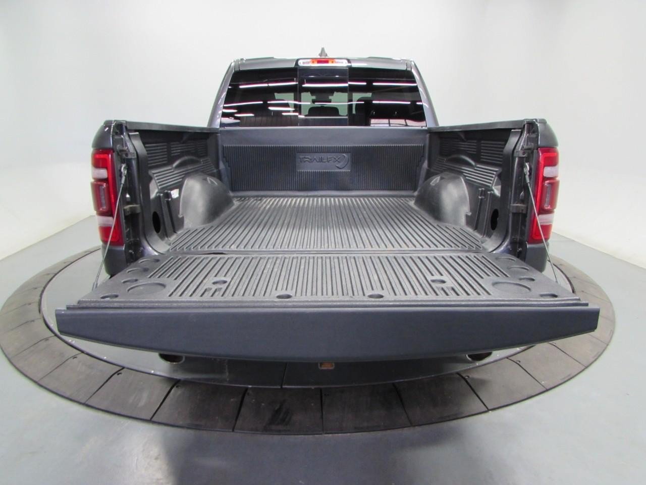 Used 2020 RAM 1500 Big Horn AWD/4WD image 11