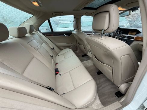 Used 2012 Mercedes-Benz C 250 Sedan image 27
