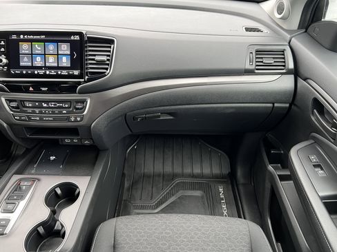 Used 2025 Honda Ridgeline Sport image 31