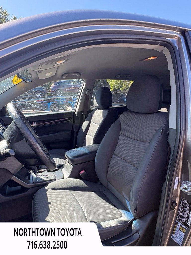 Used 2013 Kia Sorento LX AWD/4WD image 14