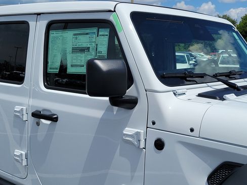 New 2026 Jeep Wrangler Willys AWD/4WD image 9