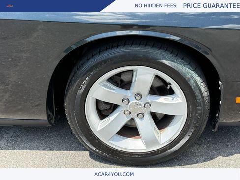 Used 2014 Dodge Challenger R/T RWD image 21