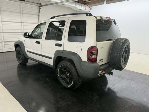 Used 2006 Jeep Liberty Sport AWD/4WD image 3