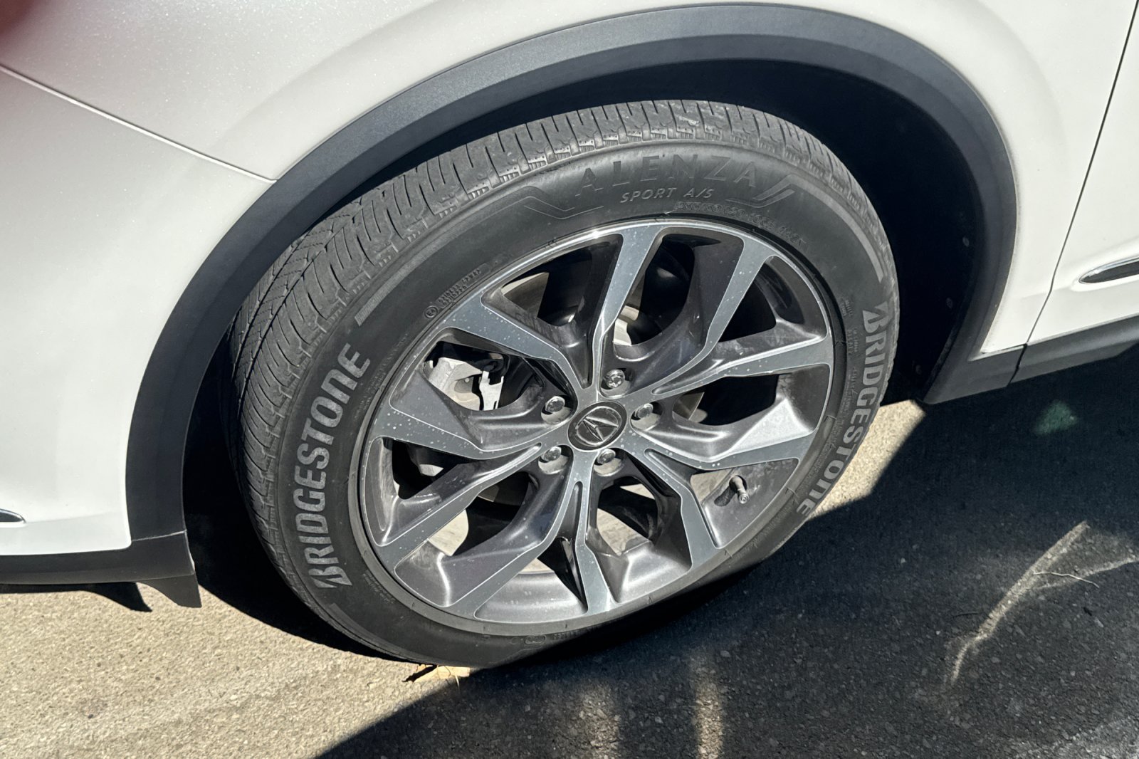 Used 2023 Acura MDX w/ Technology Package AWD/4WD image 4