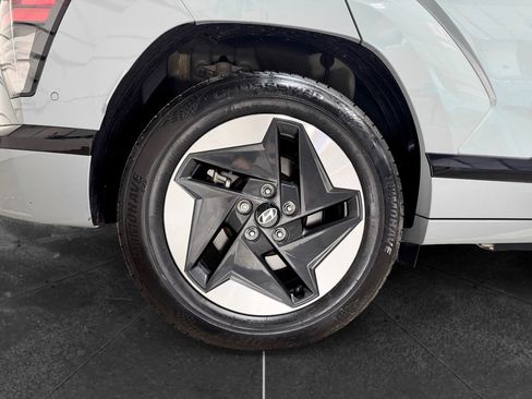 Used 2024 Hyundai Kona Limited FWD image 38