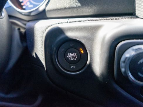 Used 2022 Jeep Wrangler Unlimited Sahara image 22