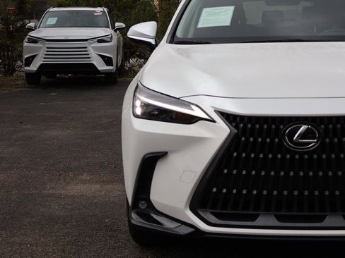 Used 2024 Lexus NX 250 FWD w/ Towing Package (2000 Lbs) image 11