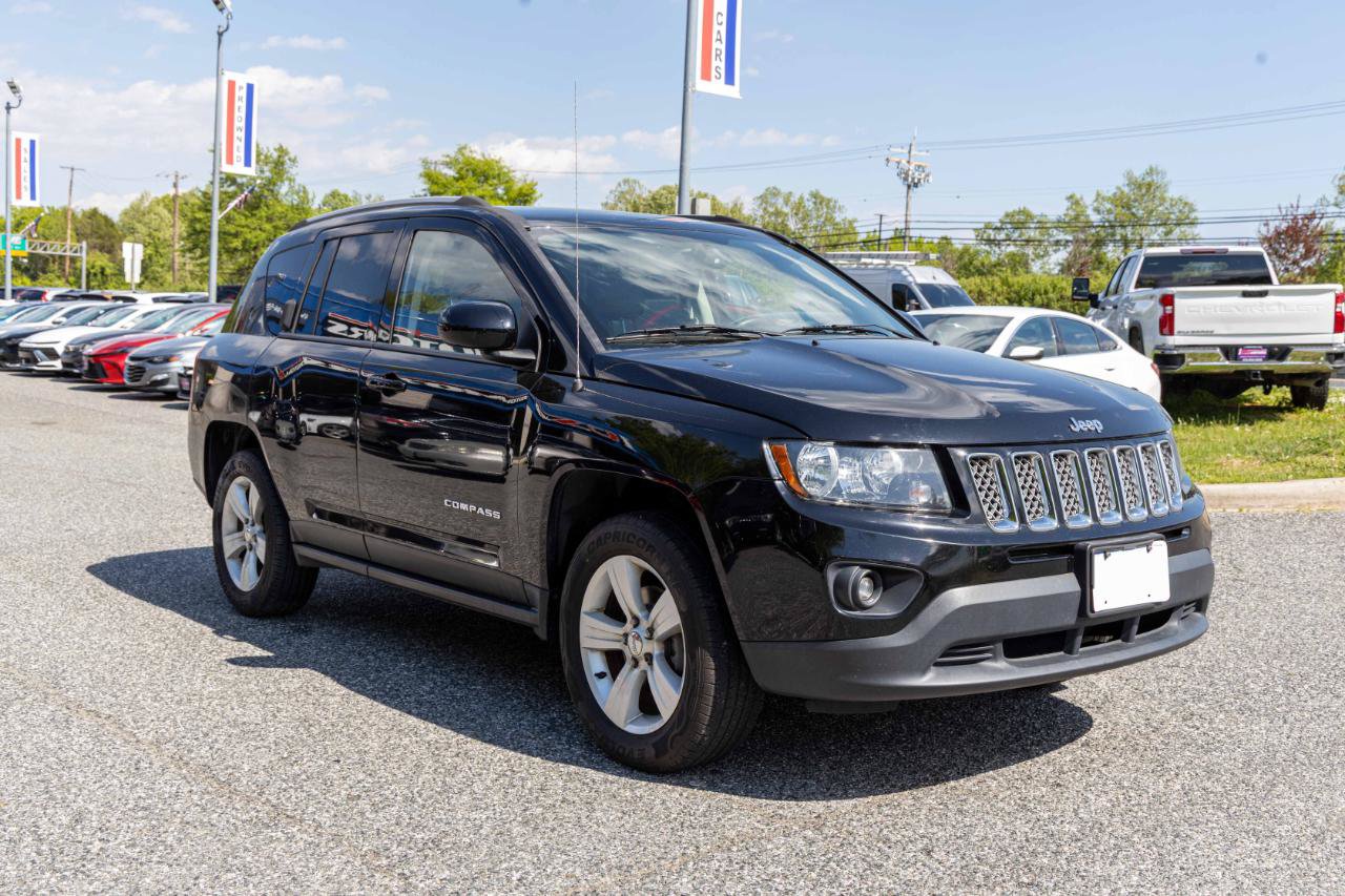 Used 2017 Jeep Compass Latitude AWD/4WD image 8