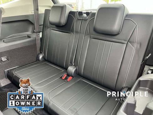 Used 2022 Volkswagen Tiguan SE w/ Panoramic Sunroof Package FWD image 29