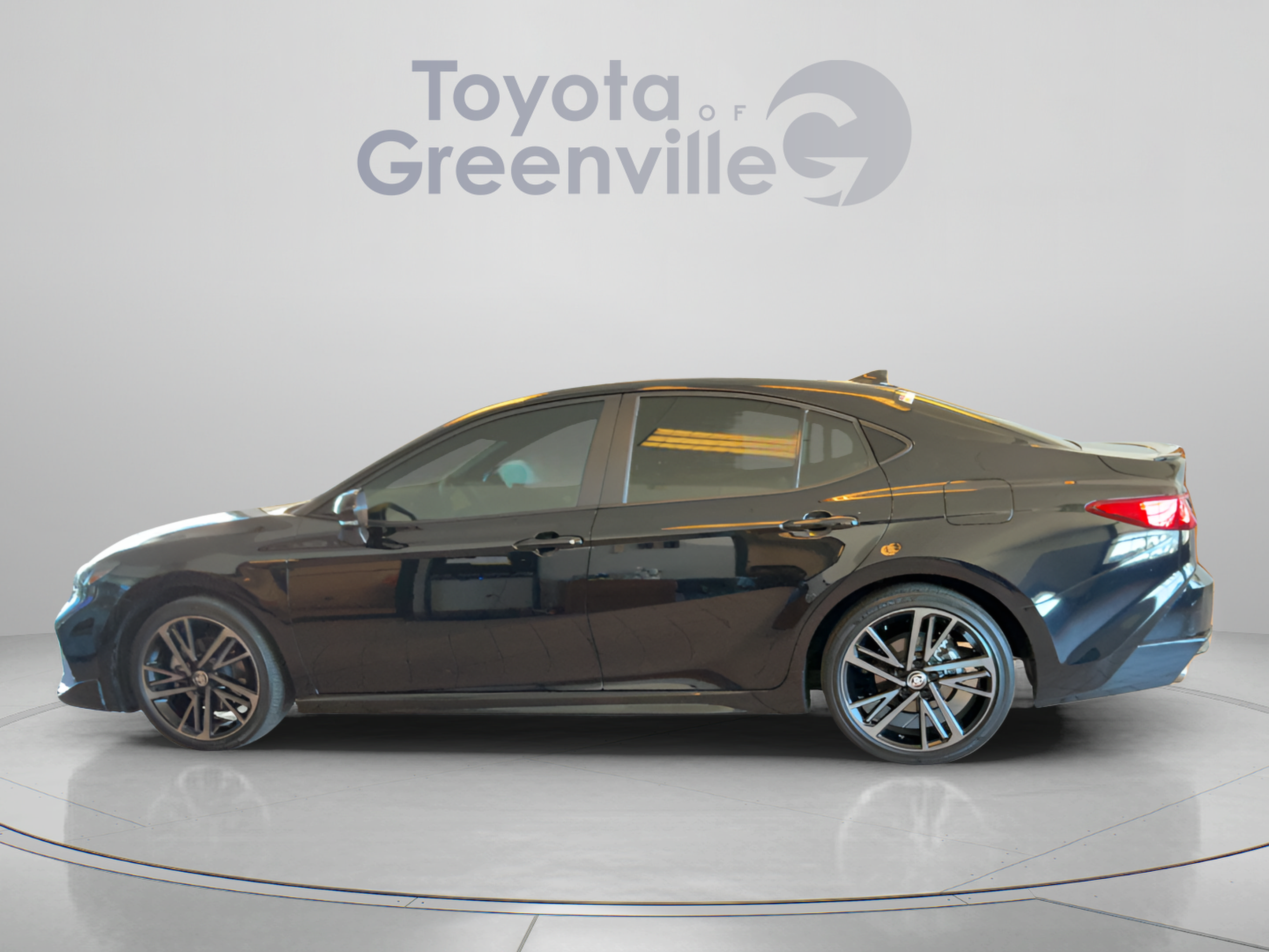 Used 2026 Toyota Camry XSE FWD image 2