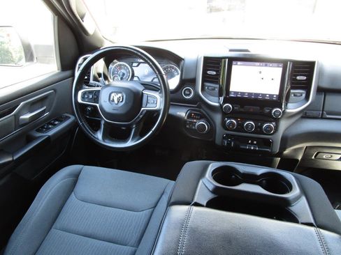 Used 2022 RAM 1500 Big Horn AWD/4WD image 9