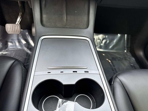 Used 2024 Tesla Model Y Long Range AWD/4WD image 36