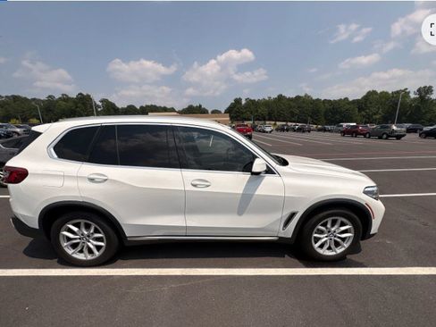 Used 2019 BMW X5 xDrive40i w/ Convenience Package AWD/4WD image 4