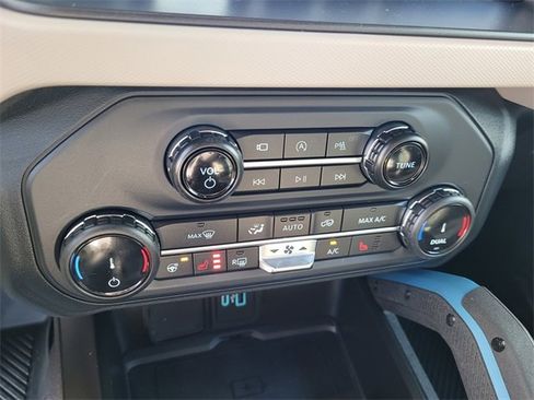 Used 2022 Ford Bronco Wildtrak image 21