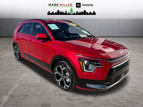 Used 2023 Kia Niro EX Touring FWD image 8