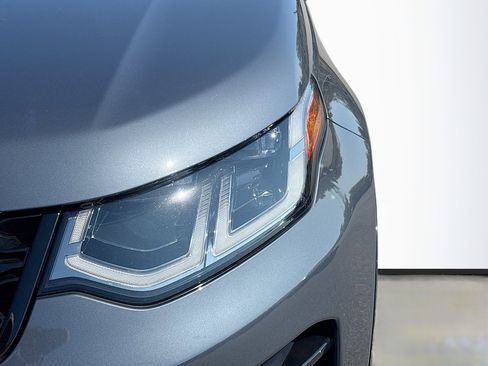 Used 2025 Land Rover Discovery Sport Dynamic SE image 9