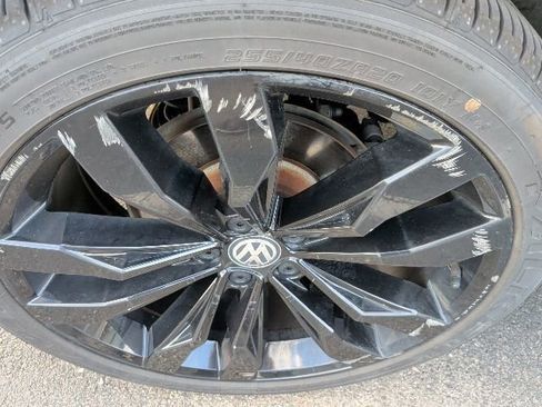 Used 2021 Volkswagen Tiguan SE R-Line AWD/4WD image 9