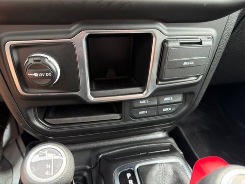 Used 2023 Jeep Wrangler Sport AWD/4WD image 19