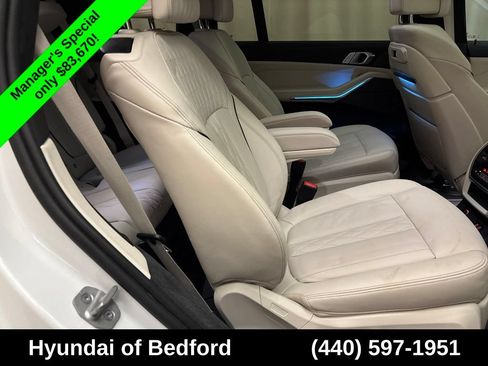 Used 2025 BMW X7 M60i AWD/4WD image 27