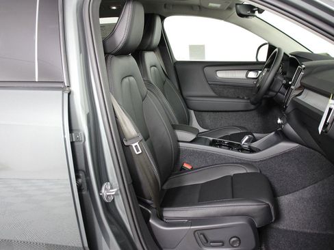 New 2026 Volvo XC40 B5 Plus w/ Climate Package image 10