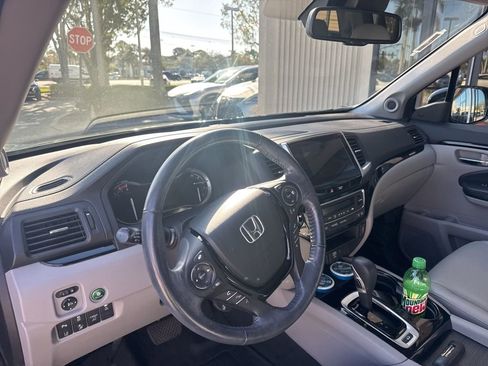 Used 2018 Honda Ridgeline RTL-E image 23