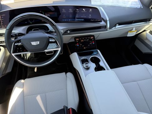 New 2026 Cadillac Vistiq Luxury AWD/4WD image 14
