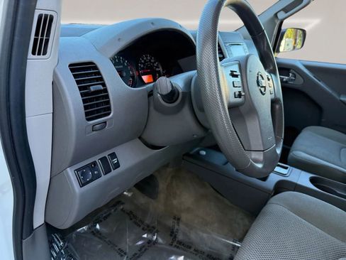 Used 2016 Nissan Frontier SV image 9