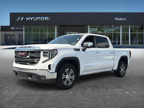 Used 2025 GMC Sierra 1500 SLT RWD image 1