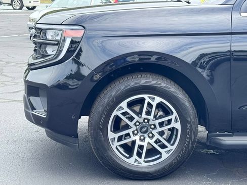 Used 2025 Ford Expedition Active AWD/4WD image 42