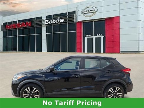 Used 2018 Nissan Kicks SV image 4