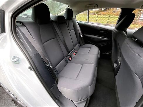 Used 2025 Toyota Corolla LE image 18