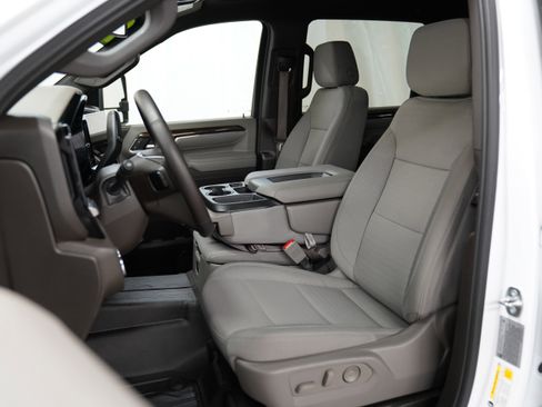 Used 2024 GMC Sierra 3500 SLE image 4