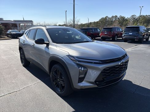 New 2026 Chevrolet Trax ACTIV w/ Sunroof Package image 3