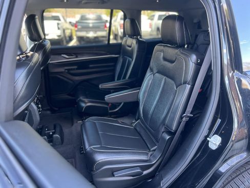 Used 2023 Jeep Grand Cherokee L Limited AWD/4WD image 23