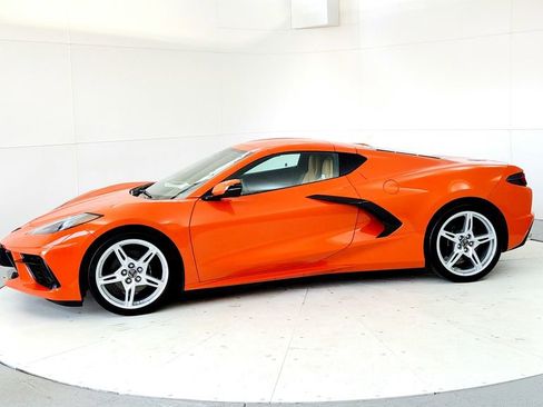 Used 2025 Chevrolet Corvette Stingray Preferred Cpe w/ Battery Protection Package RWD image 3
