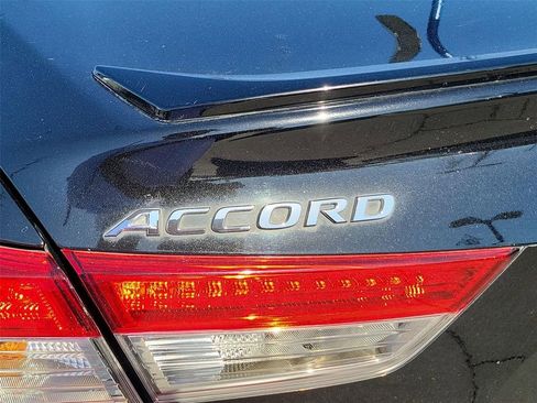 Used 2019 Honda Accord Sport image 21