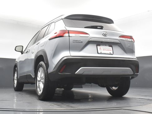 Used 2022 Toyota Corolla Cross LE image 21