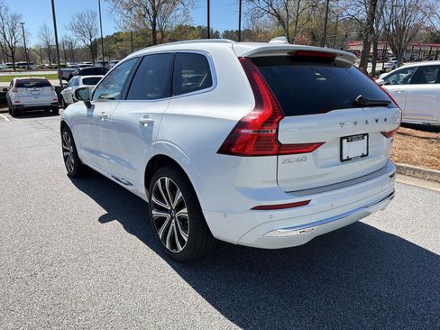 Used 2023 Volvo XC60 B5 Ultimate image 3
