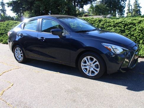 Used 2016 Scion iA FWD image 2