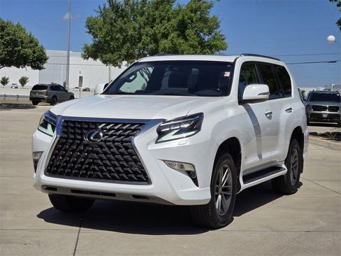 Used 2022 Lexus GX 460 Premium w/ Premium Package image 2