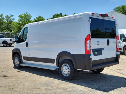 Used 2025 RAM ProMaster 2500 w/ U-Haul Equipment Group FWD image 3