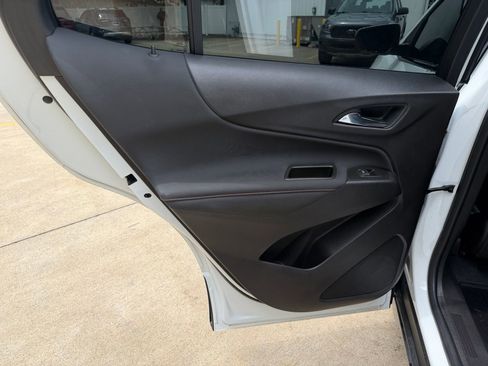 Used 2024 Chevrolet Equinox RS FWD image 23