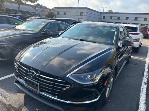 Used 2022 Hyundai Sonata SE FWD image 2