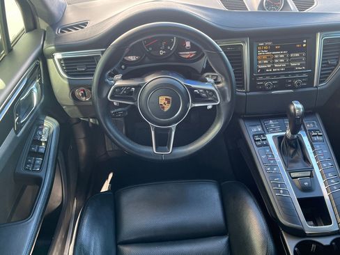 Used 2016 Porsche Macan Turbo image 25