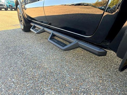 Used 2024 Nissan Frontier PRO-4X w/ Pro Convenience Package image 14